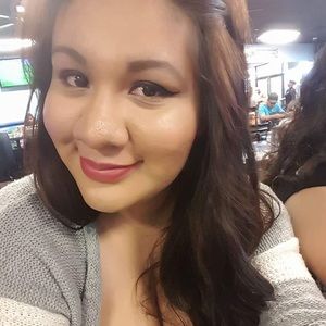 Meet your Posher, Cynthia